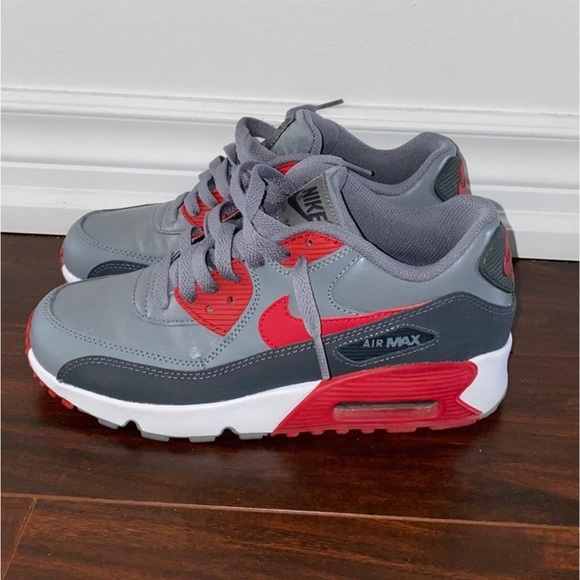 NIKE AIR MAX SIZE 5.5 GS - Picture 1 of 4